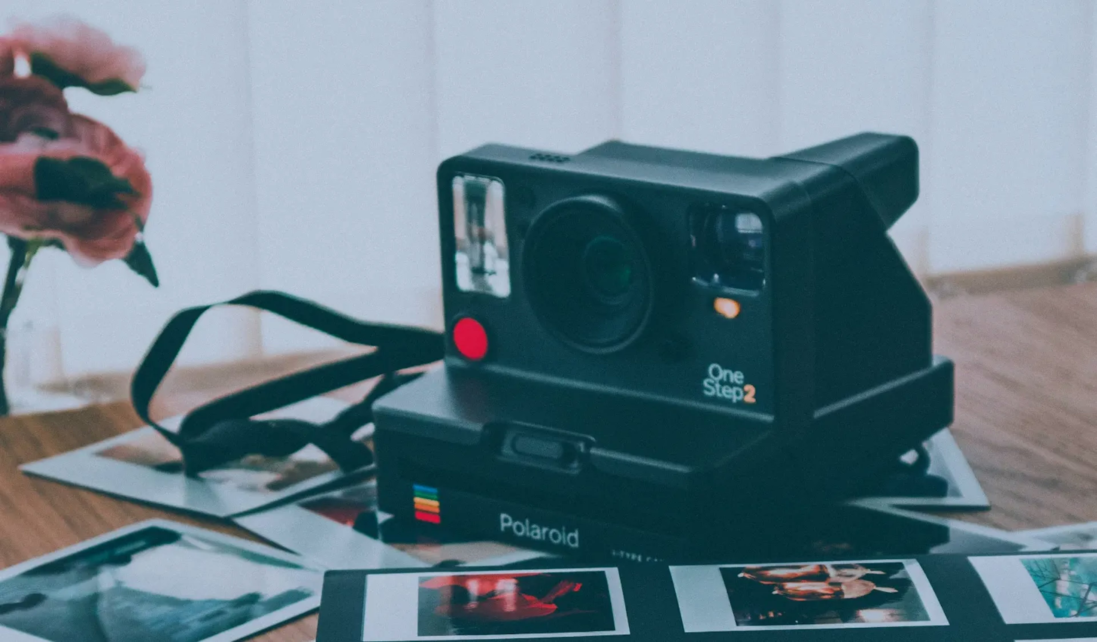Polaroid vs Instax. Który aparat lepszy?